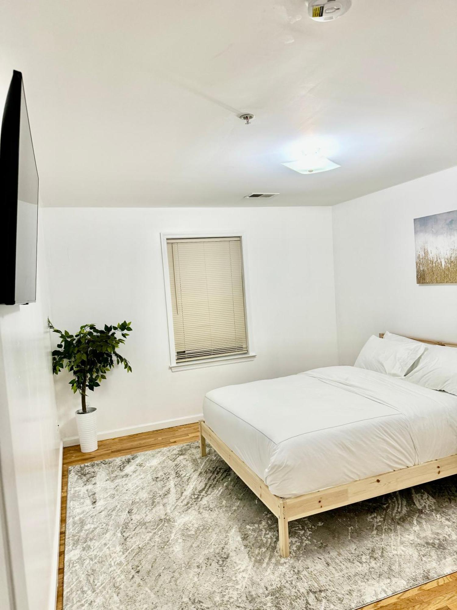 Stylish Evergreen Apartment By Newark Airport 외부 사진