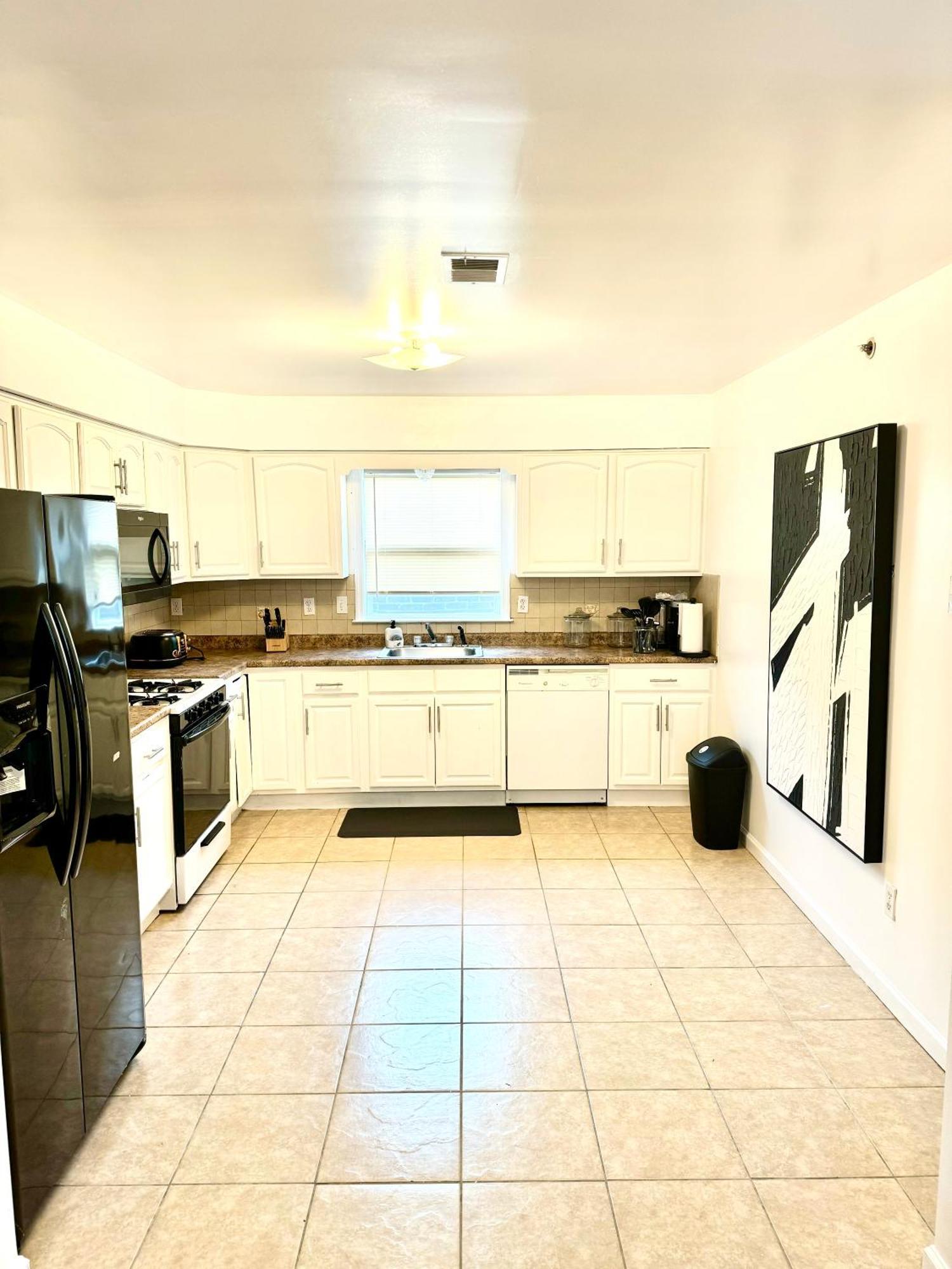 Stylish Evergreen Apartment By Newark Airport 외부 사진