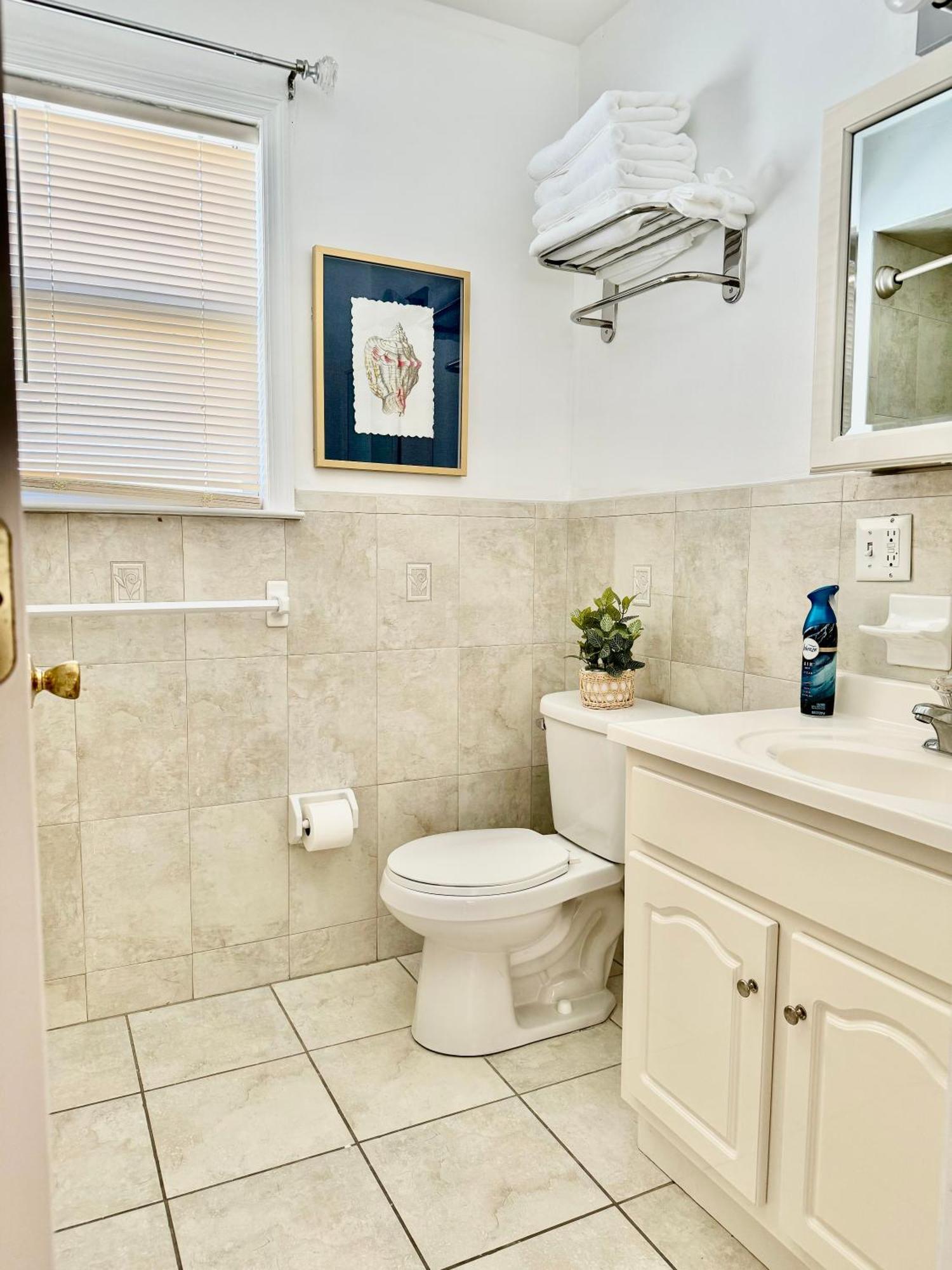 Stylish Evergreen Apartment By Newark Airport 외부 사진