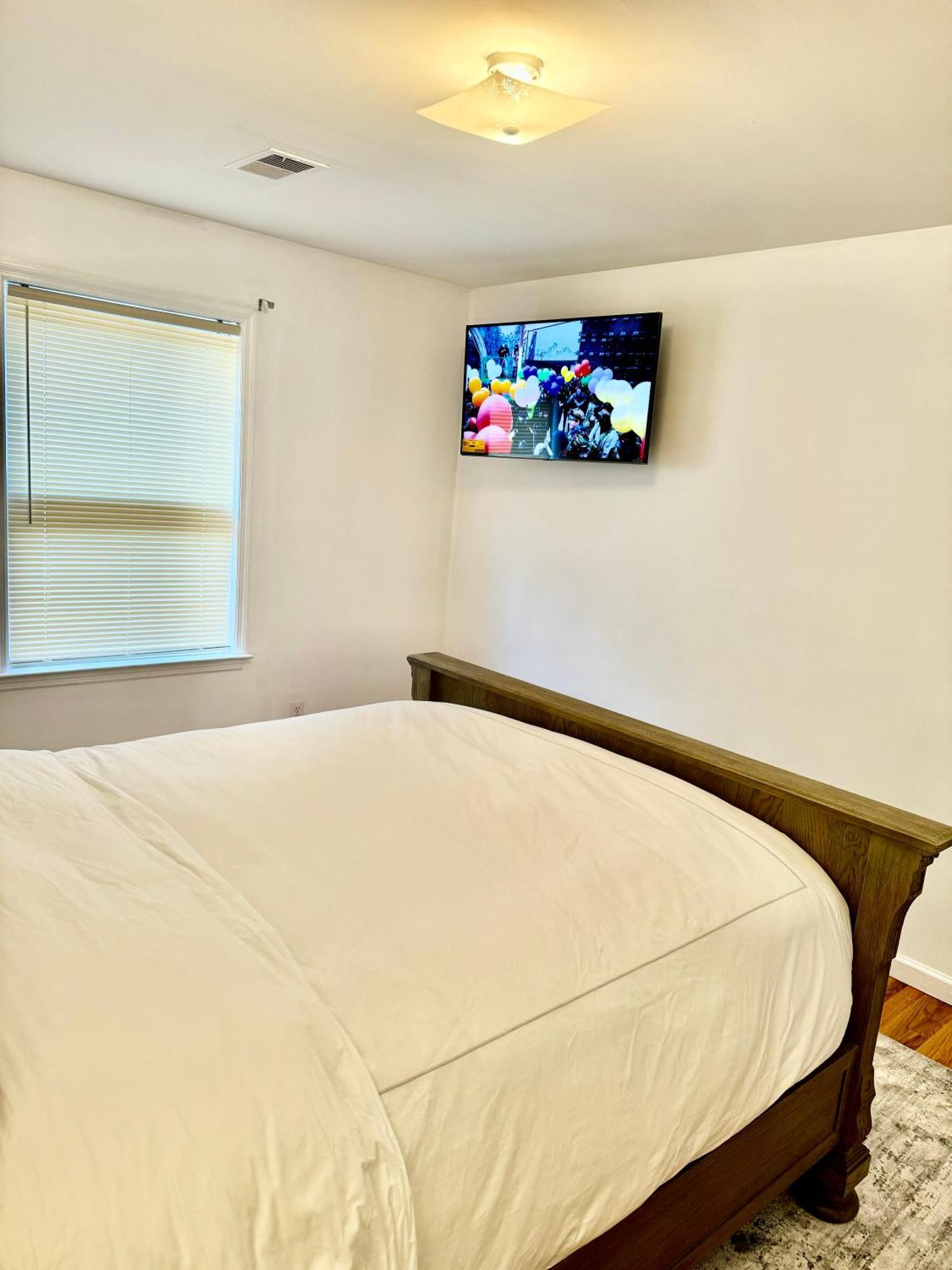 Stylish Evergreen Apartment By Newark Airport 외부 사진