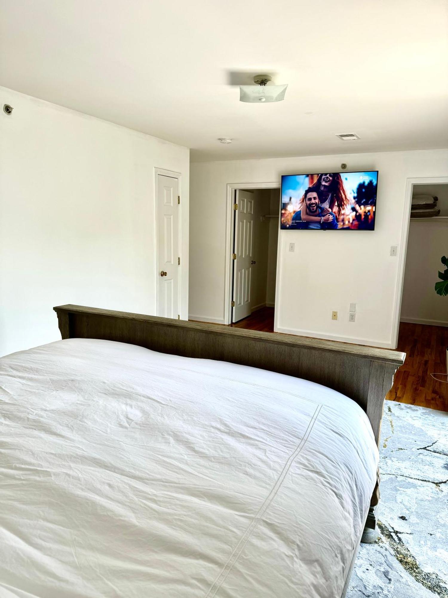 Stylish Evergreen Apartment By Newark Airport 외부 사진